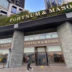 British Fortnum & Mason sử dụng cửa hàng trực tuyến Tmall International và cửa hàng thực tế ở Hồng Kông để chia sẻ cuộc sống tinh tế